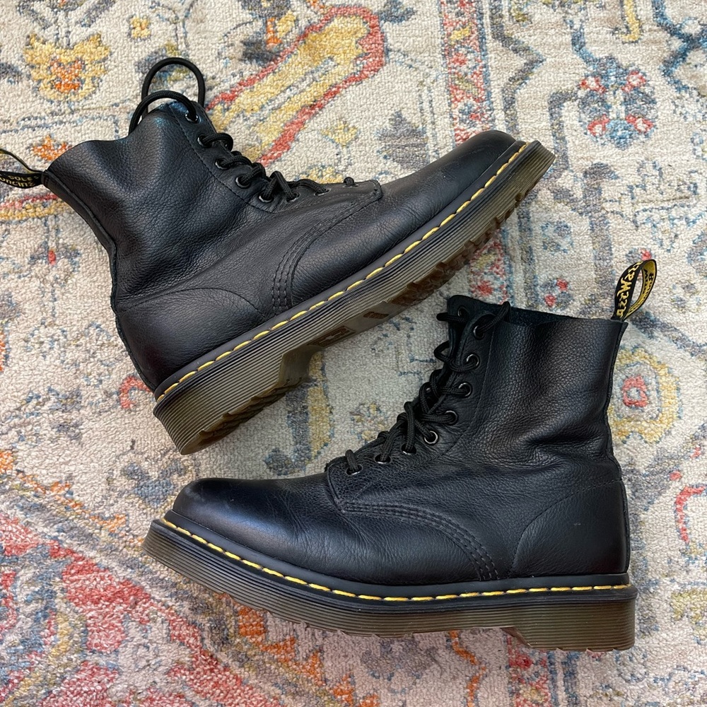 Dr. Martens Pascal Virginia 8-Eye Combat Boots